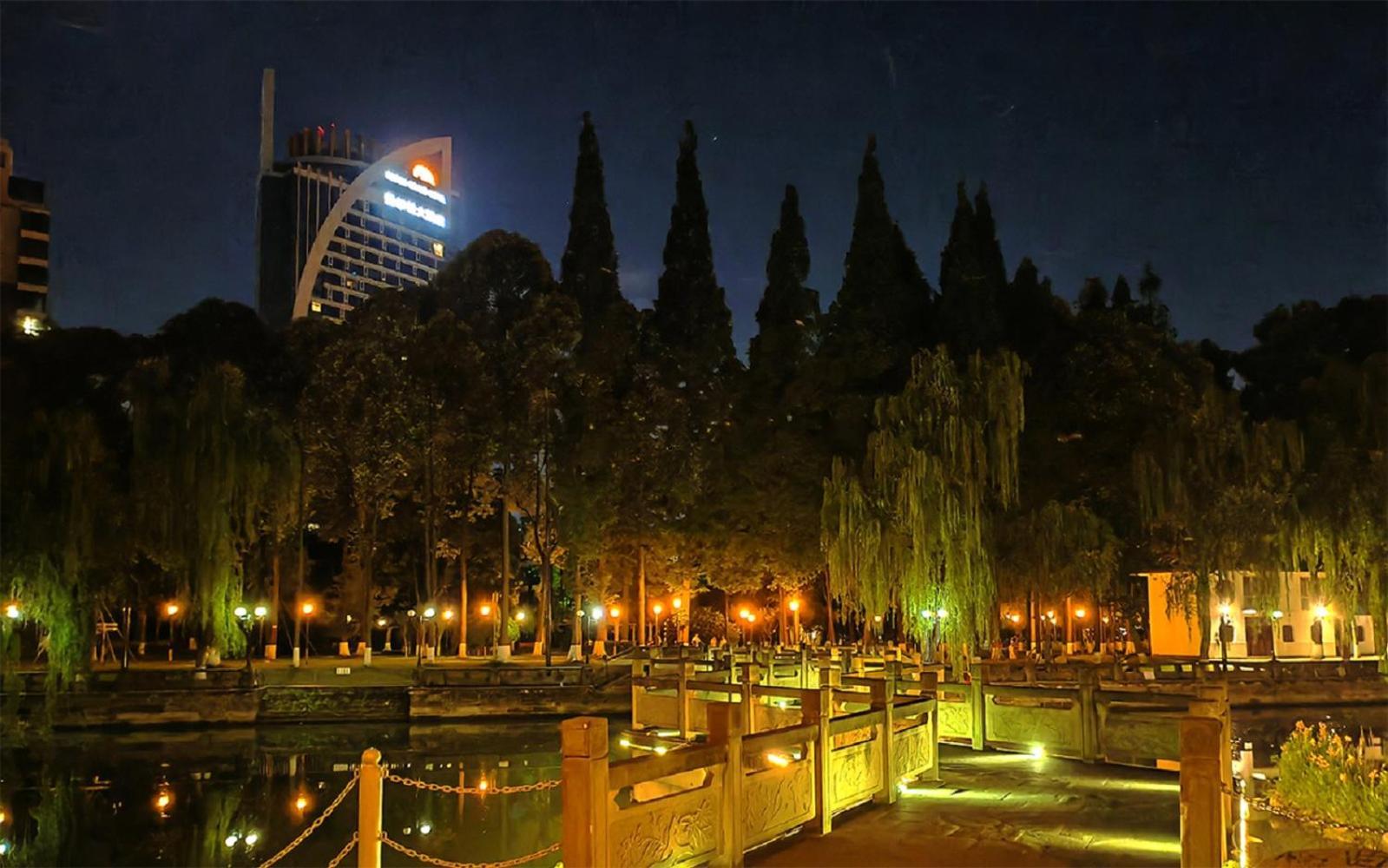 Felton Grand Hotel Chengdu Extérieur photo